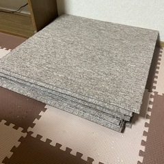 取引中　タイルカーペット50×50 の画像