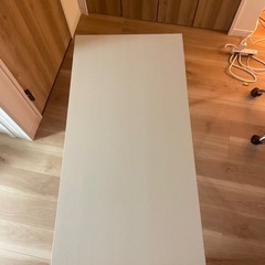 ニトリのデスクの画像