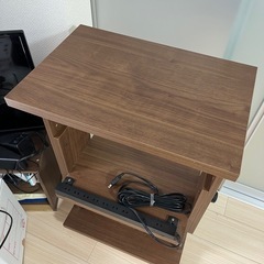 木製の台、棚、プロジェクター台　コンセント付きの画像