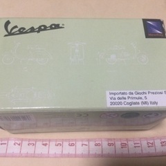 Vespaの置き物? ミニカーの画像