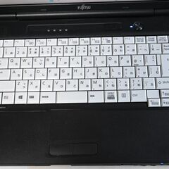 富士通 LIFEBOOK A572/F 　Windows11 Proの画像