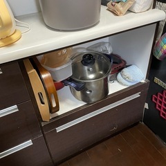 食器棚　19日から21日に引き取りできる方限定の画像