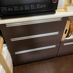 食器棚　19日から21日に引き取りできる方限定の画像