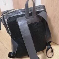 フェイクレザー　リュックの画像