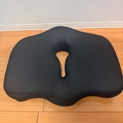 姿勢サポート・座り心地アップ クッション！美品✨の画像
