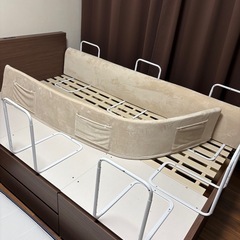 赤ちゃんの落下防止の柵付きベッド(セミダブル)
 の画像