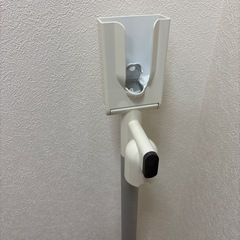 ダイソンv11掃除機スタンドの画像