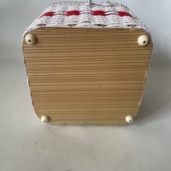 手付き 裁縫箱 昭和レトロポップ ソーイングボックス ビニール紐編かご 四角形 裁縫箱 中古品  の画像