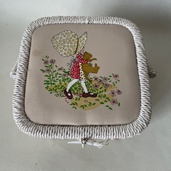 手付き 裁縫箱 昭和レトロポップ ソーイングボックス ビニール紐編かご 四角形 裁縫箱 中古品  の画像