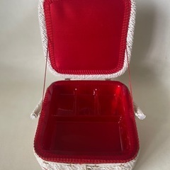 手付き 裁縫箱 昭和レトロポップ ソーイングボックス ビニール紐編かご 四角形 裁縫箱 中古品  の画像