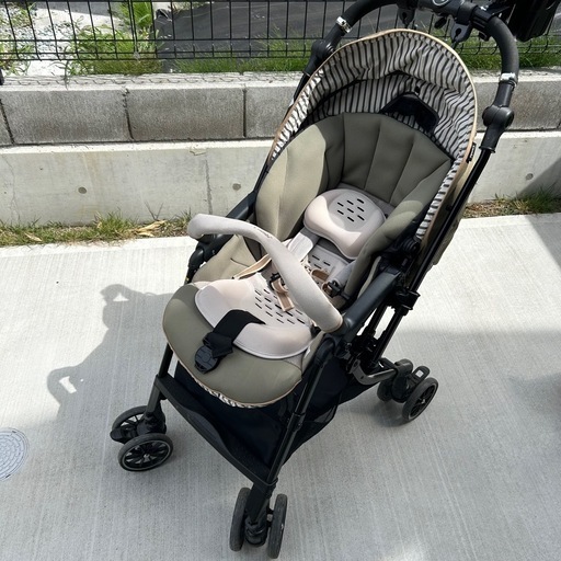 Combi スゴカル4キャス エッグショック コンパクト ベネチアンカーキ