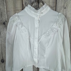 SHEIN ホワイト レース付きシャツ L
の画像