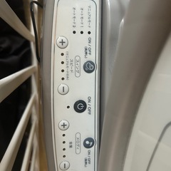 早くお譲りしたいので値下げ交渉OKです！電動ハイローチェアの画像