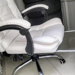 オフィスチェア　椅子　伸縮可能のオットマン　高さ調節機能　ゲーミ...