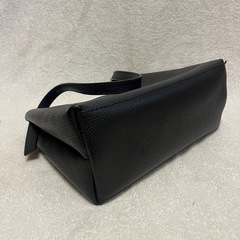RAFFINATA本革ハンドバッグの画像