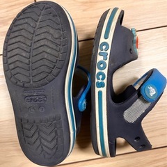 Crocs（クロックス）サマーサンダル キッズ用 男女兼用 カジュアルで履き心地抜群のビーチシューズの画像