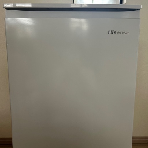 使用期間３週間のみのほぼ新品　冷凍庫　2025年製　コンパクト60L ハイセンス　ノンフロン冷凍庫　メーカー保証付　HF-A60JW 
