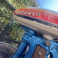 スズキ2馬力船外機の画像