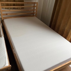 セミダブルベッド