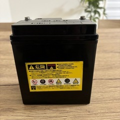 SUPER NATTO STZ8V バイクバッテリー 12V 7Ahの画像