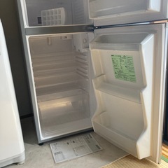 冷凍冷蔵庫 SANYO・2006年式・137L・SR-141M(SB)・洗濯機 / ｵｰﾌﾞﾝﾚﾝｼﾞ等も出品して居ます、ｾｯﾄ購入の方は割引致します！【神奈川県(平塚駅～直線約２０km圏内) 送料と設置無料】全国発送は致しません・お問い合わせ～2日以内のお約束で5%割引致します！・希望者多数でも誠実にご対応致します。の画像