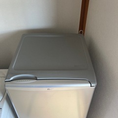 冷凍冷蔵庫 SANYO・2006年式・137L・SR-141M(SB)・洗濯機 / ｵｰﾌﾞﾝﾚﾝｼﾞ等も出品して居ます、ｾｯﾄ購入の方は割引致します！【神奈川県(平塚駅～直線約２０km圏内) 送料と設置無料】全国発送は致しません・お問い合わせ～2日以内のお約束で5%割引致します！・希望者多数でも誠実にご対応致します。の画像