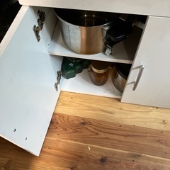 一週間限定　食器棚の画像