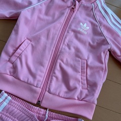 adidasジャージ　キッズ　女の子の画像