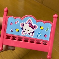 キティちゃん　2段ベッド　の画像