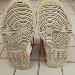 ナイキの赤色26.5センチの靴の画像