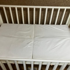 カトージ　ベビーベッドの画像