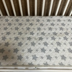 カトージ　ベビーベッドの画像