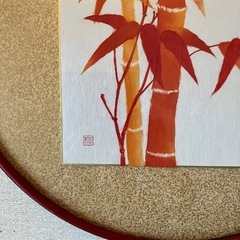 P29  【縁起物】赤竹ちぎり絵 壁掛け円形額縁 の画像