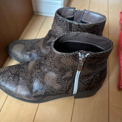 （決まりました）パイソン柄ショートブーツの画像