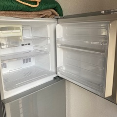 冷凍冷蔵庫 SHARP・2016年式・225L・SJ-23A-S・洗濯機 / ｵｰﾌﾞﾝﾚﾝｼﾞ等も出品して居ます、ｾｯﾄ購入の方は割引致します！【神奈川県(平塚駅～直線約２０km圏内) 限定販売・送料と設置無料】全国販売は致しません・(お買得)➡問い合わせ～3日以内のお約束で5%割引します！・希望者多数で売切れる事も御座います。の画像
