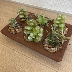 造花/多肉植物アレンジメント 6種 シャビーなケーキカップ焼き型に入ってますの画像