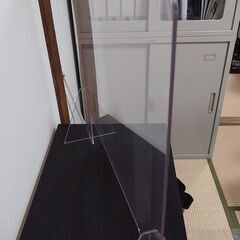 アクリル板 飛沫防止 パーテーション 仕切り板 窓付きの画像