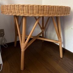 無印良品藤のテーブル
の画像