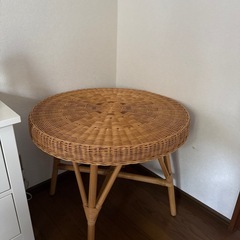 無印良品藤のテーブル
の画像