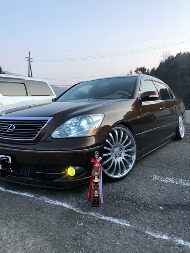 車のパーツ LEXUS