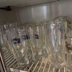 差し上げます。 冷蔵ショーケース 生ビールジョッキやグラス付きの画像