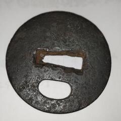 骨董品　本物の日本刀の鍔　刀装具　アンティーク　鍔　鐔　の画像