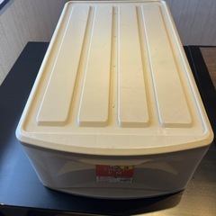 アイリスオーヤマ　押入れ収納ケース8個の画像