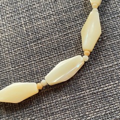 美品 白蝶貝 ネックレス アイボリーカラーの画像