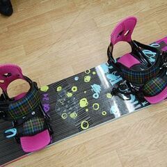 138cm 使用感少なめ HEAD スノーボード バインディング付き FLAIR ブラック×ピンク スノボ ヘッド 札幌市 清田区 平岡の画像