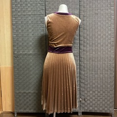 美品 ブラウン ドレス ワンピースの画像