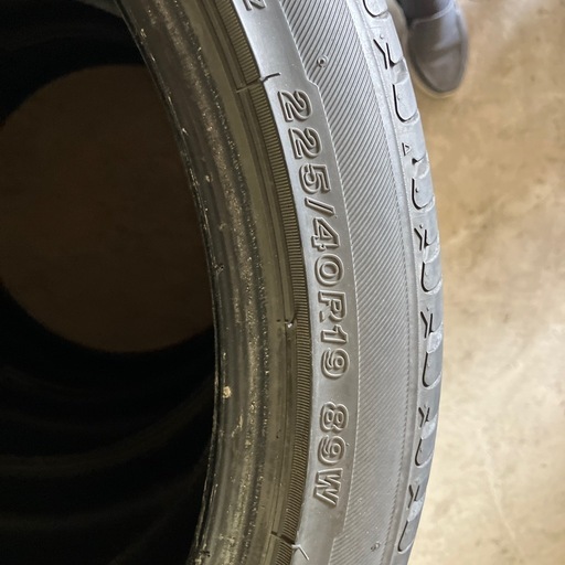 タイヤ、225-40-19