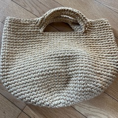 麻のハンドバッグの画像