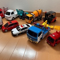 おもちゃ　車　消防車