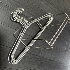 美品　ハンガー 収納 ホルダー 洗濯ハンガー 収納スタンド 収納 スチールハンガー収納ラック の画像